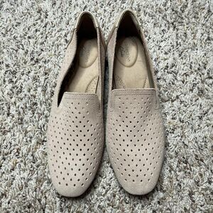 Clarks Women's Tan Loafers